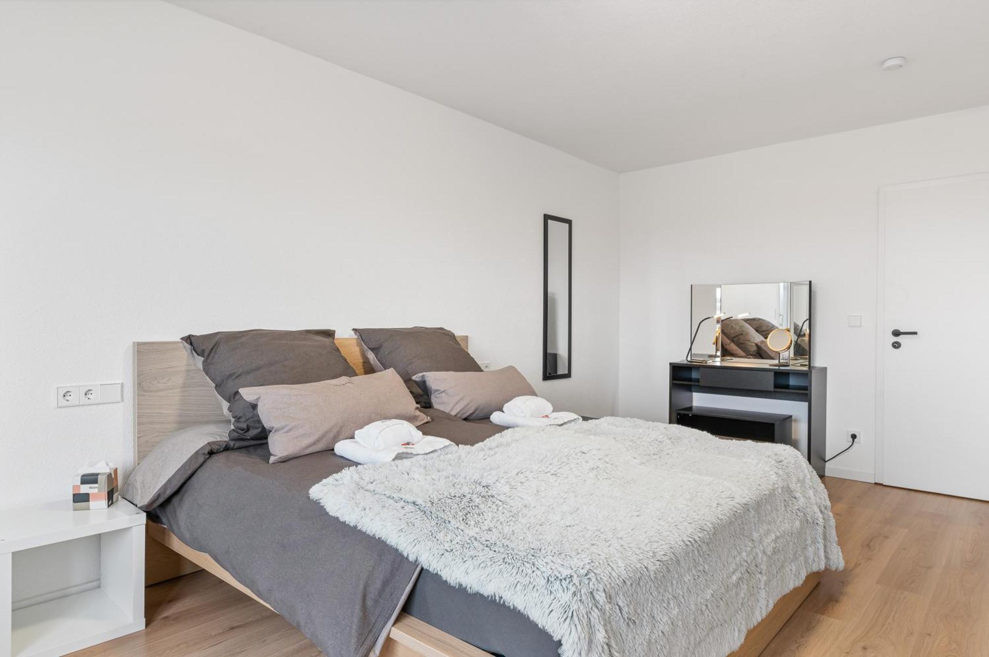 Neu: Stylische Suite Mit Ausblick شيندلفينجن المظهر الخارجي الصورة